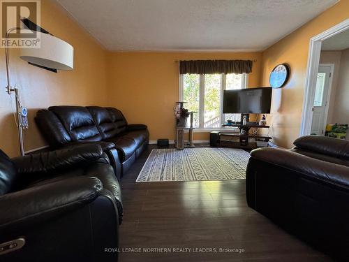 189 Rosemarie Crescent, Timmins, ON - Indoor Photo Showing Living Room