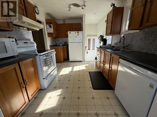 189 Rosemarie Crescent, Timmins, ON - Indoor Photo Showing Kitchen With Double Sink