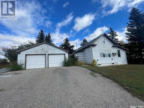 218 3Rd Avenue W, Kindersley, SK - Outdoor