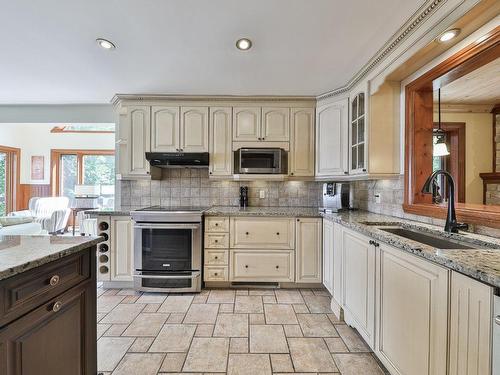 Kitchen - 11 Ch. Coutu, Saint-Donat, QC - Indoor Photo Showing Kitchen With Upgraded Kitchen