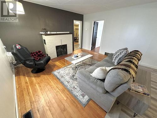 626 Sunset Drive, Williams Lake, BC - Indoor Photo Showing Living Room With Fireplace