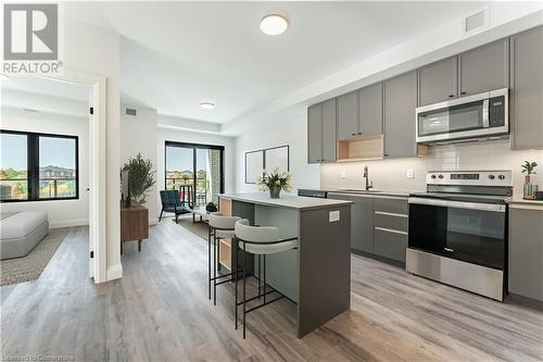 3120 Regional Road 56 Unit# 129, Binbrook, ON - Indoor Photo Showing Kitchen With Upgraded Kitchen