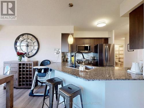 707 - 760 Sheppard Avenue W, Toronto, ON - Indoor Photo Showing Kitchen