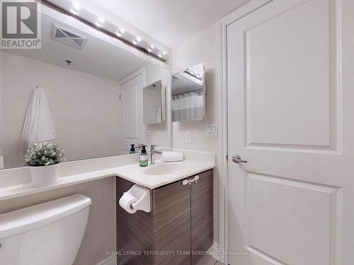 707 - 760 Sheppard Avenue W, Toronto, ON - Indoor Photo Showing Bathroom