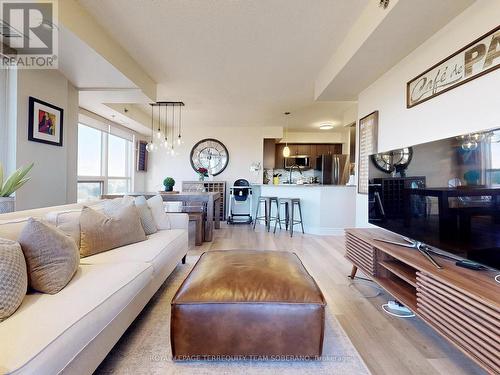 707 - 760 Sheppard Avenue W, Toronto, ON - Indoor Photo Showing Living Room