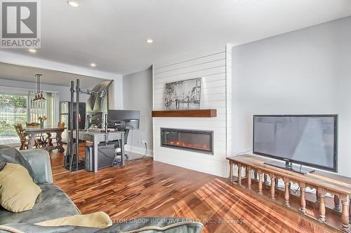 75 Holland River Boulevard, East Gwillimbury, ON - Indoor Photo Showing Living Room With Fireplace