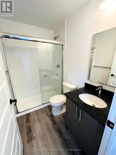 204 - 1101 Lackner Place, Kitchener, ON - Indoor Photo Showing Bathroom