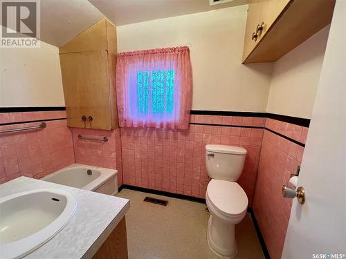 308 Main Street, Hodgeville, SK - Indoor Photo Showing Bathroom