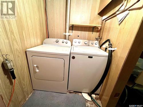 308 Main Street, Hodgeville, SK - Indoor Photo Showing Laundry Room