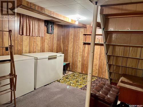 308 Main Street, Hodgeville, SK - Indoor Photo Showing Laundry Room