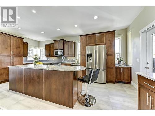 2587 Tallus Ridge Drive, West Kelowna, BC - Indoor Photo Showing Kitchen