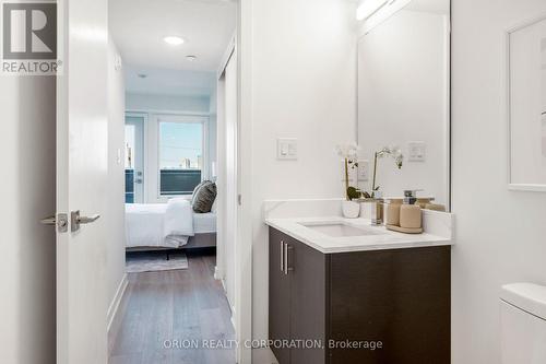 23 - 1455 O'Connor Drive, Toronto, ON - Indoor Photo Showing Bathroom