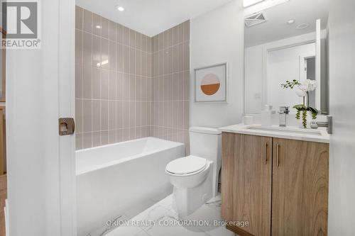 23 - 1455 O'Connor Drive, Toronto, ON - Indoor Photo Showing Bathroom