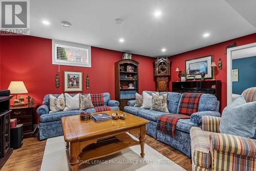 911 Caddy Drive, Cobourg, ON - Indoor Photo Showing Living Room