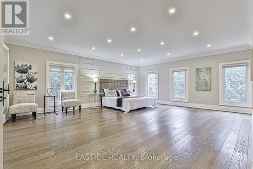 11 Gatcombe Circle, Richmond Hill, ON - Indoor Photo Showing Living Room