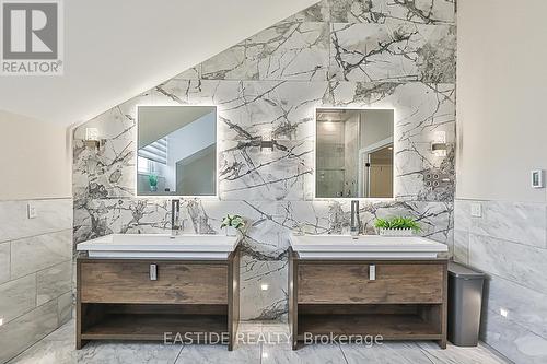 11 Gatcombe Circle, Richmond Hill, ON -  Photo Showing Bathroom