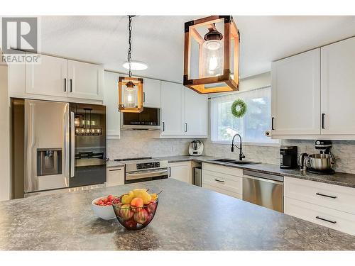 3275 Mciver Road, West Kelowna, BC - Indoor Photo Showing Kitchen With Double Sink With Upgraded Kitchen