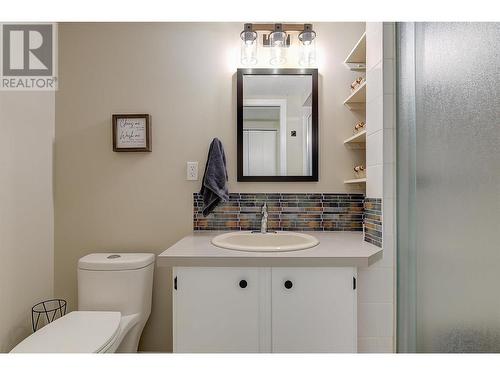 3275 Mciver Road, West Kelowna, BC - Indoor Photo Showing Bathroom