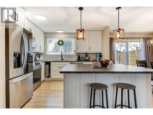 3275 Mciver Road, West Kelowna, BC - Indoor Photo Showing Kitchen With Upgraded Kitchen