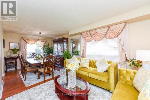 7 Muskoka Street E, Brampton, ON - Indoor Photo Showing Living Room