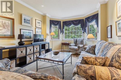 391 March Crescent, Oakville, ON - Indoor Photo Showing Living Room