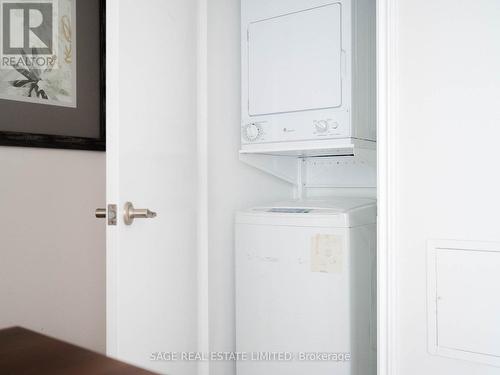 925 - 16 Laidlaw Street, Toronto, ON -  Photo Showing Laundry Room