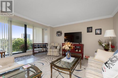 606 - 6500 Montevideo Road, Mississauga, ON - Indoor Photo Showing Living Room