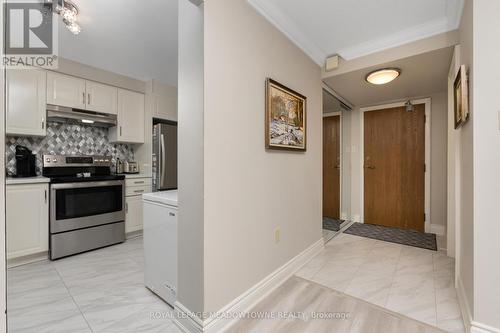 606 - 6500 Montevideo Road, Mississauga, ON - Indoor Photo Showing Kitchen