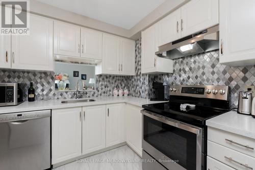 606 - 6500 Montevideo Road, Mississauga, ON - Indoor Photo Showing Kitchen With Upgraded Kitchen