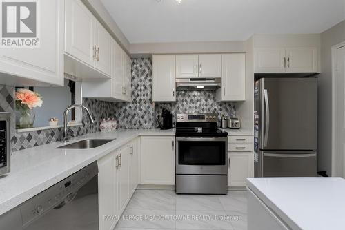 606 - 6500 Montevideo Road, Mississauga, ON - Indoor Photo Showing Kitchen With Upgraded Kitchen