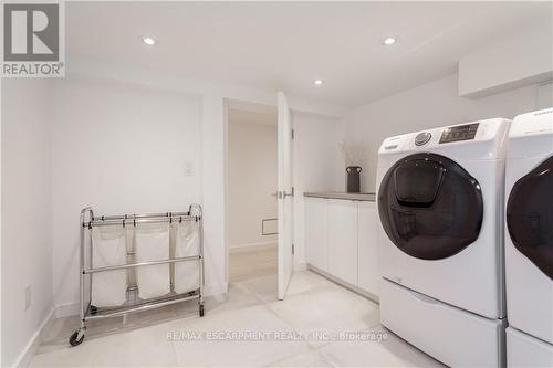 5008 Spruce Avenue, Burlington, ON - Indoor Photo Showing Laundry Room