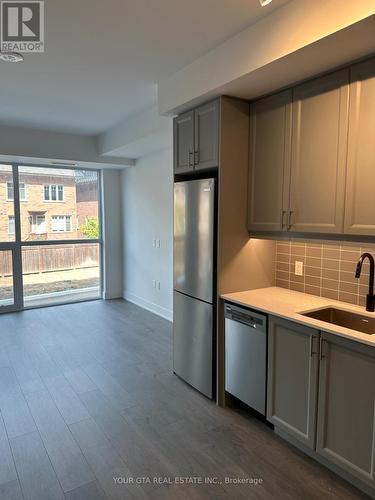 214 - 2343 Khalsa Gate, Oakville, ON - Indoor Photo Showing Kitchen