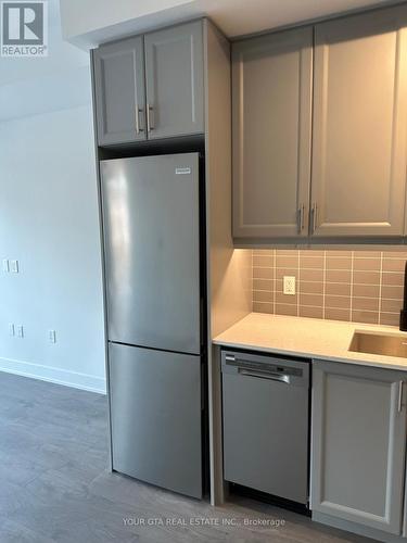 214 - 2343 Khalsa Gate, Oakville, ON - Indoor Photo Showing Kitchen