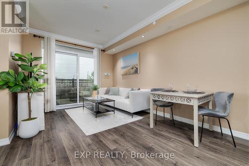 310 - 3563 Lake Shore Boulevard W, Toronto, ON - Indoor