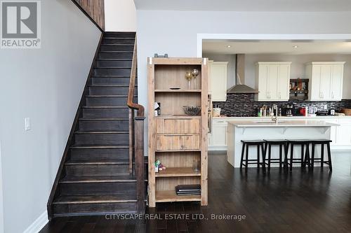 28 Celano Drive, Hamilton, ON - Indoor Photo Showing Kitchen