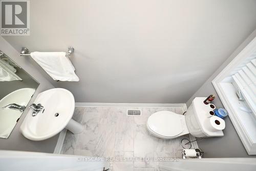 28 Celano Drive, Hamilton, ON - Indoor Photo Showing Bathroom