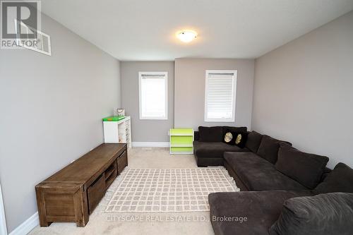 28 Celano Drive, Hamilton, ON - Indoor Photo Showing Other Room