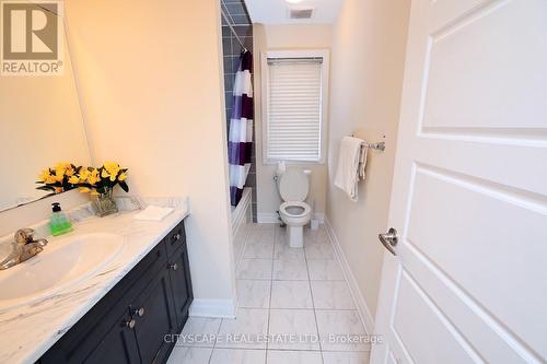 28 Celano Drive, Hamilton, ON - Indoor Photo Showing Bathroom