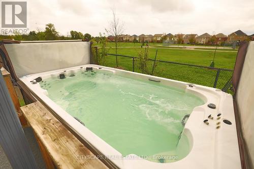 28 Celano Drive, Hamilton, ON - Outdoor