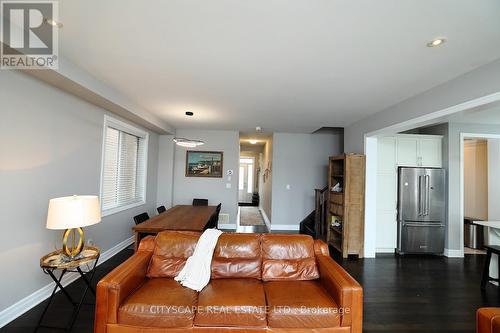 28 Celano Drive, Hamilton, ON - Indoor Photo Showing Living Room