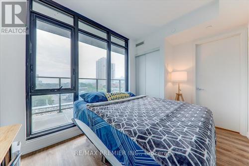 624 - 1 Jarvis Street, Hamilton, ON - Indoor Photo Showing Bedroom