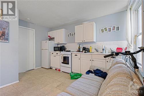 295-297 St Patrick Street, Ottawa, ON - Indoor Photo Showing Kitchen