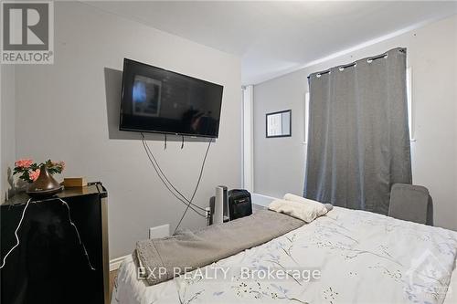 295-297 St Patrick Street, Ottawa, ON - Indoor Photo Showing Bedroom