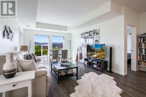 935 Academy Way Unit# 226, Kelowna, BC - Indoor Photo Showing Living Room