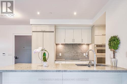 126 - 25 Adra Grado Way, Toronto, ON - Indoor Photo Showing Kitchen