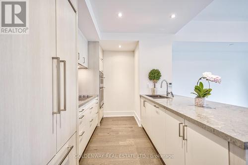 126 - 25 Adra Grado Way, Toronto, ON - Indoor Photo Showing Kitchen With Double Sink