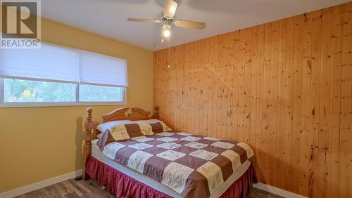 10713 Julia Street, Summerland, BC - Indoor Photo Showing Bedroom