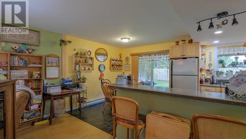 10713 Julia Street, Summerland, BC - Indoor