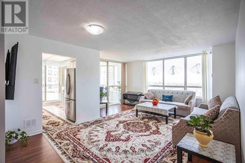 1213 - 5 Greystone Walk Drive, Toronto, ON - Indoor Photo Showing Living Room