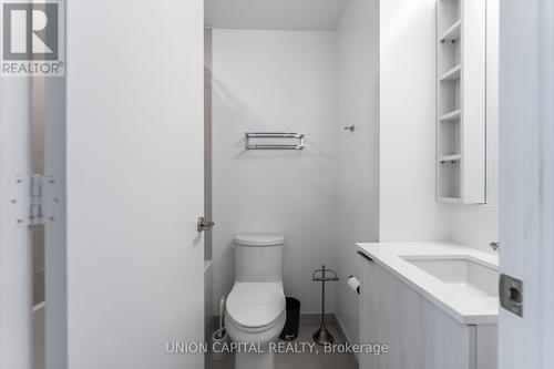 1003 - 7890 Jane Street, Vaughan, ON - Indoor Photo Showing Bathroom